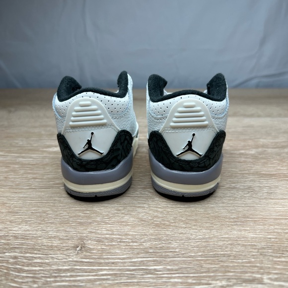 Jordan 3 Retro - Picture 4 of 6